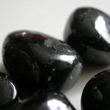 Load image into Gallery viewer, Black Diopside - Song of Stones