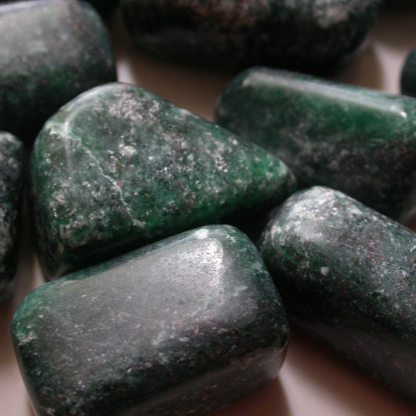 Fuchsite tumbled deals